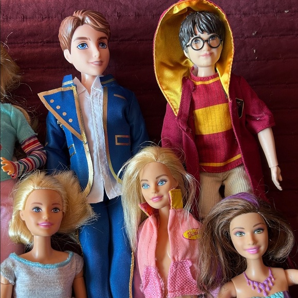 Barbie Diverse Doll Set with Vibrant Outfits 10 dolls!! - Picture 4 of 5